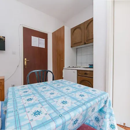 Studio 6773c Apartment *